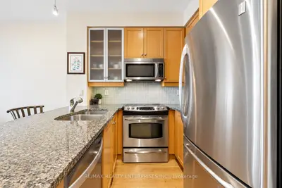 18 Yorkville Avenue W 2706, Toronto, On M4w 3y8