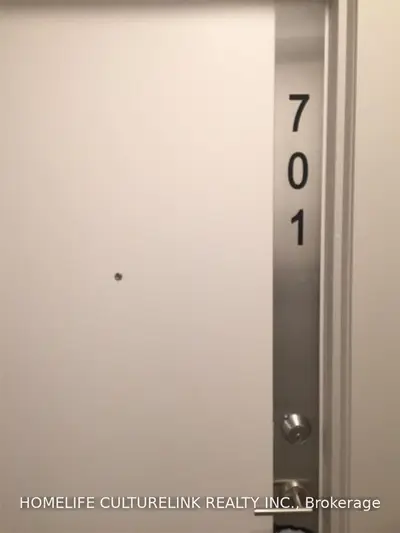 128 Fairview Mall Drive 701, Toronto, On M2j 0e8