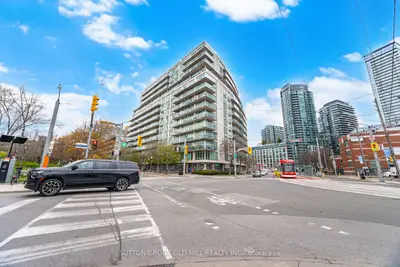 650 Queens Quay W 909, Toronto, On M5v 3n2