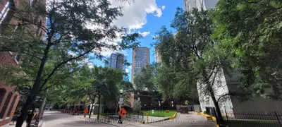 75 St Nicholas Street Th1, Toronto, On M4y 0a5
