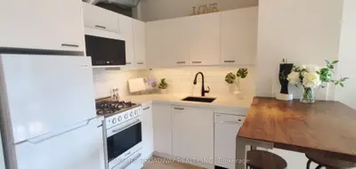 169 John Street 303, Toronto, On M5t 1x3
