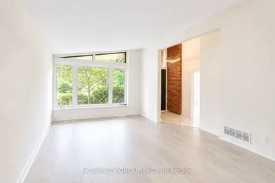 52 Dukinfield Crescent, Toronto, On M3a 2s1