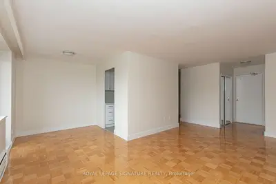 2 Grandstand Place 203, Toronto, On M4h 1e2