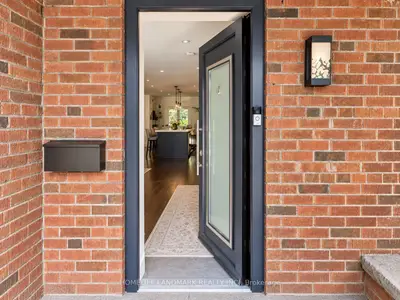 15 Jean Street, Toronto, On M4w 3a6