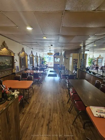 412 Spadina Avenue, Toronto, On M5t 2g7