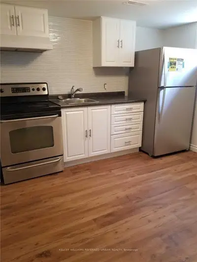 173 Overbrook Place A, Toronto, On M3h 4r2