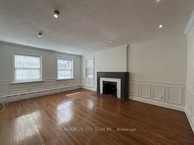 1745 Bathurst Street 1, Toronto, On M5p 3k5