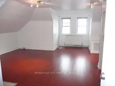 1745 Bathurst Street 3, Toronto, On M5p 3k5