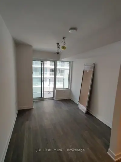 195 Redpath Avenue 814, Toronto, On M4p 0e4