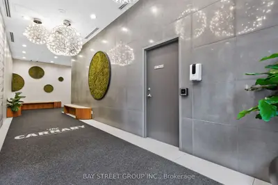 20 Minowan Miikan Lane W 211, Toronto, On M6j 0e5