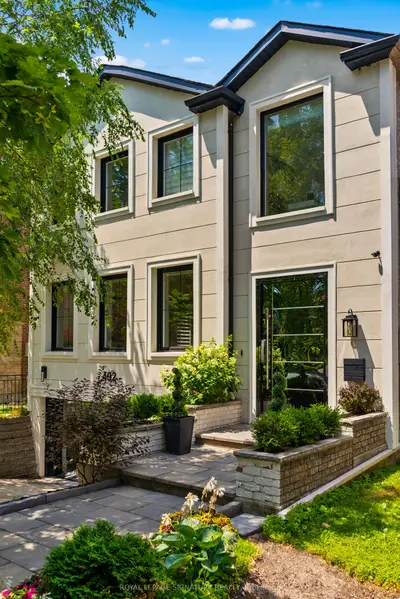 492 Old Orchard Grove, Toronto, On M5m 2g5