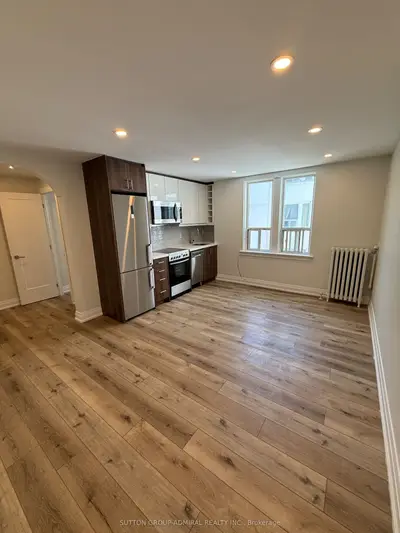 699 Eglinton Avenue W 403, Toronto, On M5n 1c6