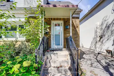 128 Leacrest Road, Toronto, On M4g 1e8
