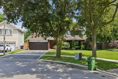 34 Rustywood Drive, Toronto, On M3a 1r8