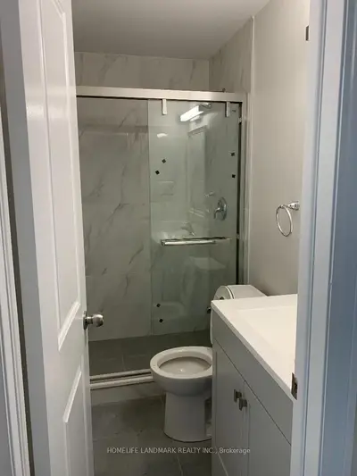 461 Parliament Street, Toronto, On M5a 3a3