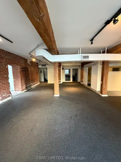 290 Shuter Street 2nd Floor, Toronto, On M5a 1w7
