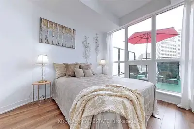 60 Berwick Avenue 1009, Toronto, On M5p 0a3