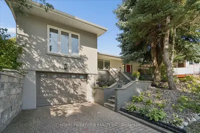 24 Ravenscroft Circle, Toronto, On M2k 1w9