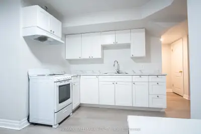 116 Regina Avenue Basement, Toronto, On M6a 1r7
