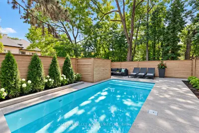 523 Vesta Drive, Toronto, On M5p 3a9