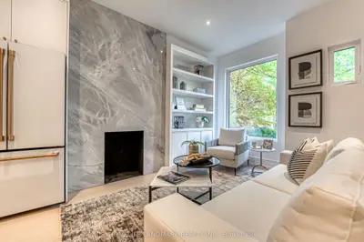195 Albany Avenue, Toronto, On M5r 3c7