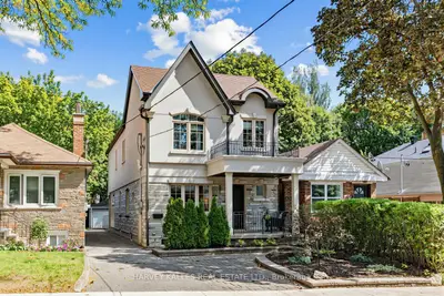 487 Winnett Avenue, Toronto, On M6c 3m6