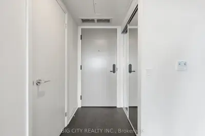 25 Frederick Todd Way 1908, Toronto, On M4g 0c9