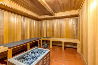 212 St George Street 104, Toronto, On M5r 2n5