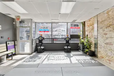 846 College Street, Toronto, On M6h 1a2