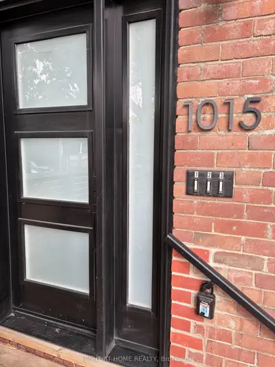 1015 Bathurst Street 2, Toronto, On M5r 3g8