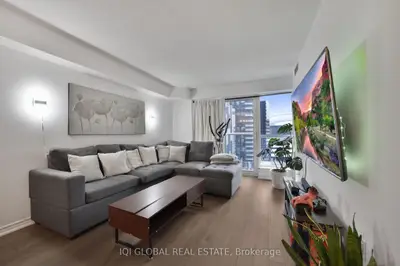 250 Wellington Street W 1133, Toronto, On M5v 3p6