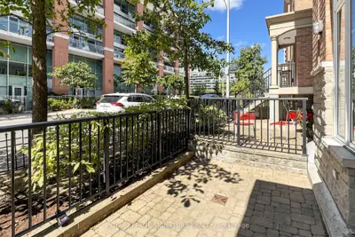 50 Western Battery Road 929, Toronto, On M6k 3p1