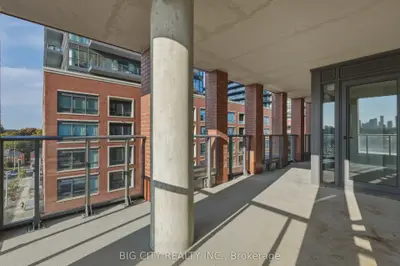 25 Frederick Todd Way 504, Toronto, On M4g 4e8