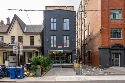 298 Markham Street, Toronto, On M6j 2g6