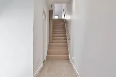 352b Harbord Street, Toronto, On M6g 1h7