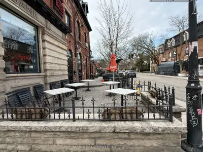 1154 Queen Street W, Toronto, On M6j 1j5