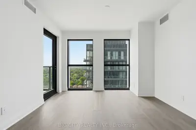 25 Frederick Todd Way 2104, Toronto, On M4g 0e8