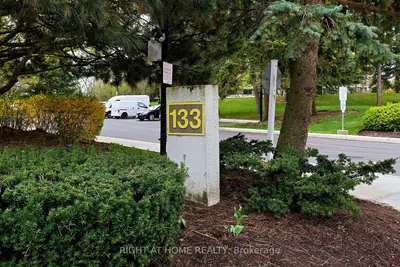 133 Torresdale Avenue 2205, Toronto, On M2r 3t2