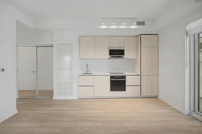 110 Broadway Avenue 715, Toronto, On M4p 1v7