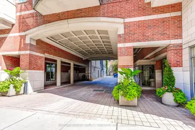 39 Jarvis Street Ph807, Toronto, On M5e 1z5