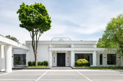 45 Park Lane Circle, Toronto, On M3c 2n3