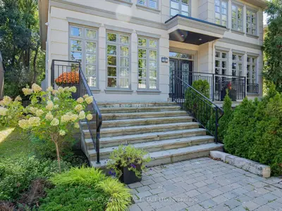 55 Viewmount Avenue, Toronto, On M6b 1t2