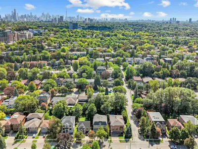 55 Viewmount Avenue, Toronto, On M6b 1t2