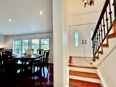21 Rialto Drive, Toronto, On M3a 2n7