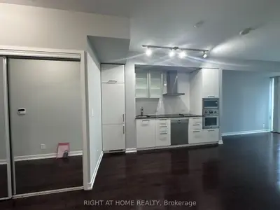 12 York Street 509, Toronto, On M5j 0a9