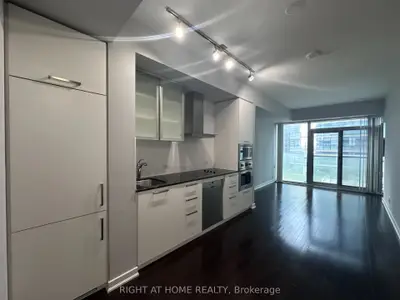 12 York Street 509, Toronto, On M5j 0a9