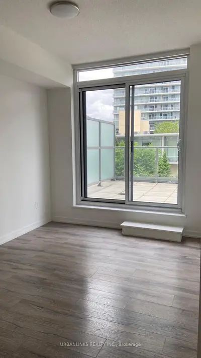 52 Forest Manor Road 205, Toronto, On M2j 0e2