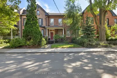 239 Seaton Street, Toronto, On M5a 2t5