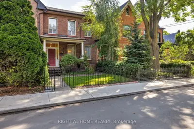 239 Seaton Street, Toronto, On M5a 2t5