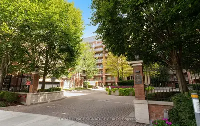 21 Burkebrook Place 337, Toronto, On M4g 0a2